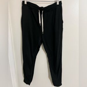 Vuori Black Joggers size large